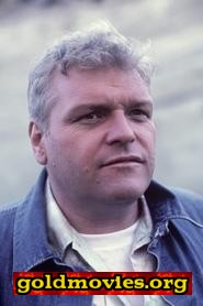 Brian Dennehy come Frank Vasko