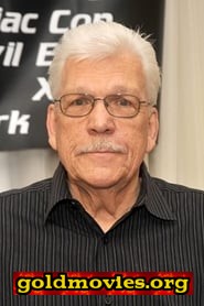 Tom Atkins come Michael Hunsaker