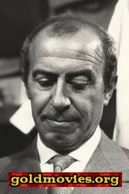 Luigi Casellato come Drugstore Owner