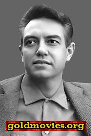 Alberto Dalbés come Padre Francisco