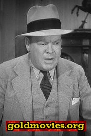 James Donlan come Detective Sergeant Patrick J. Howe
