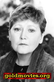 Carmel McSharry come Mrs. Dowsett