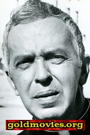 Ivor Francis come Judge Fred R. Simpson