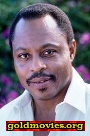 Roger E. Mosley come "Cotton" Crown