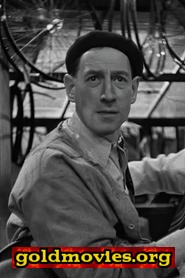 Georges Bever come Worker (uncredited)